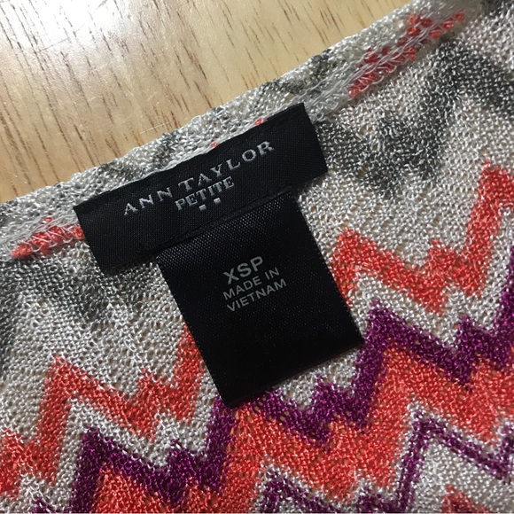 Ann Taylor Women’s XSP Sleeveless Fitted Blouse Geometric Knit Top Colorful - Picture 11 of 16